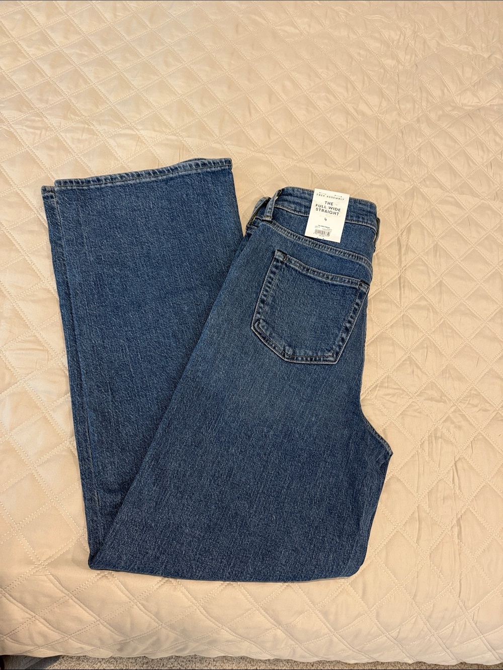 NWT Free Assembly High Rise Full Wide Straight Leg size 4